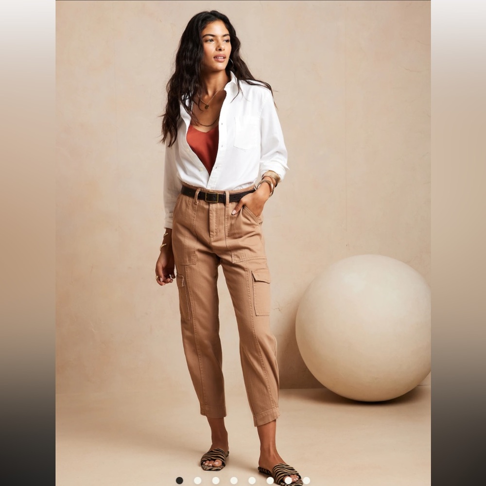 Banana Republic Ankle Cropped Loose Fit Iced Latte Utility Cargo Pant Jean